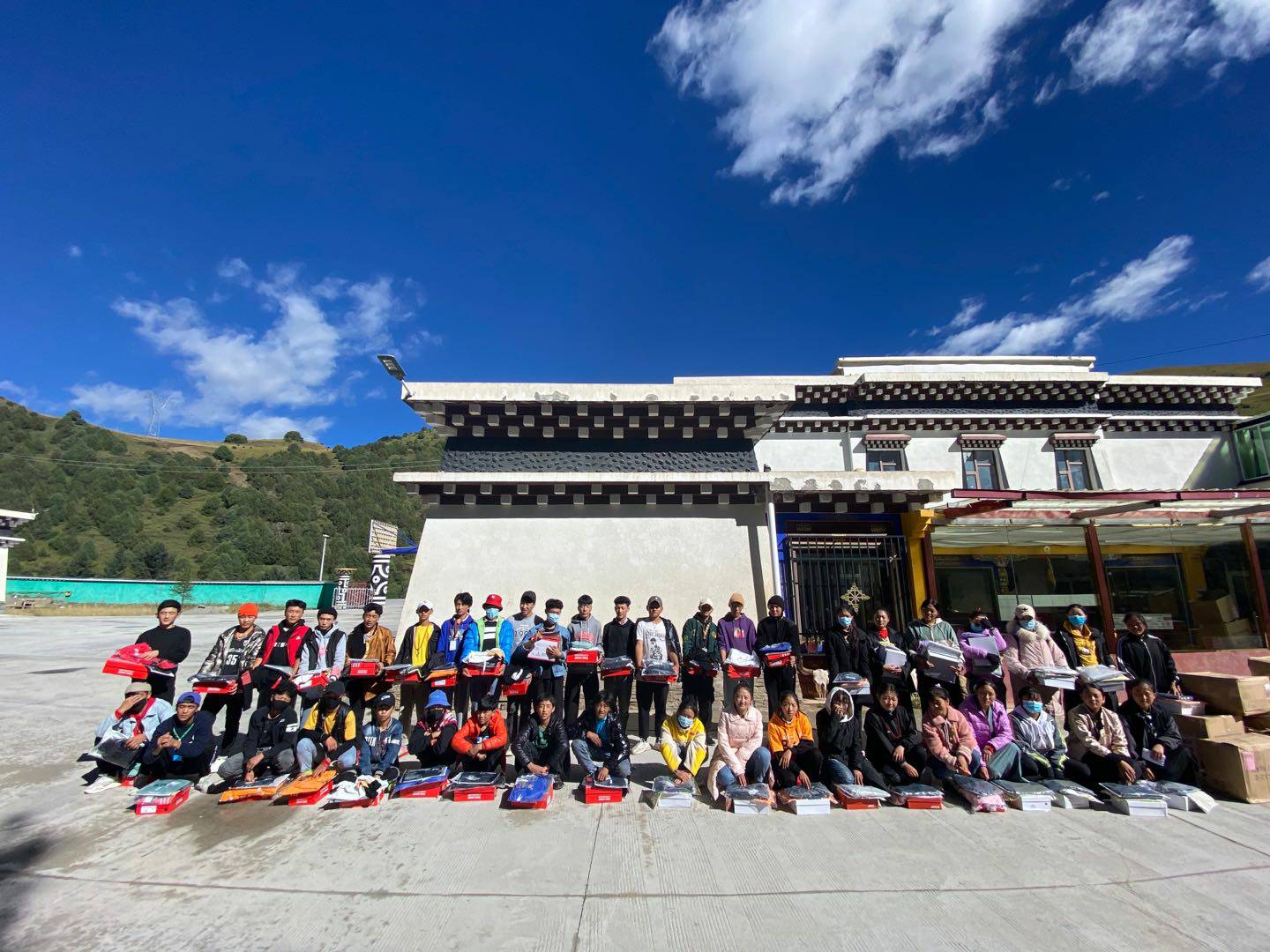 江南网页版登录入口-江南(中国)公益回顾丨家国同欢月同圆 温暖满载甘孜州(图8)